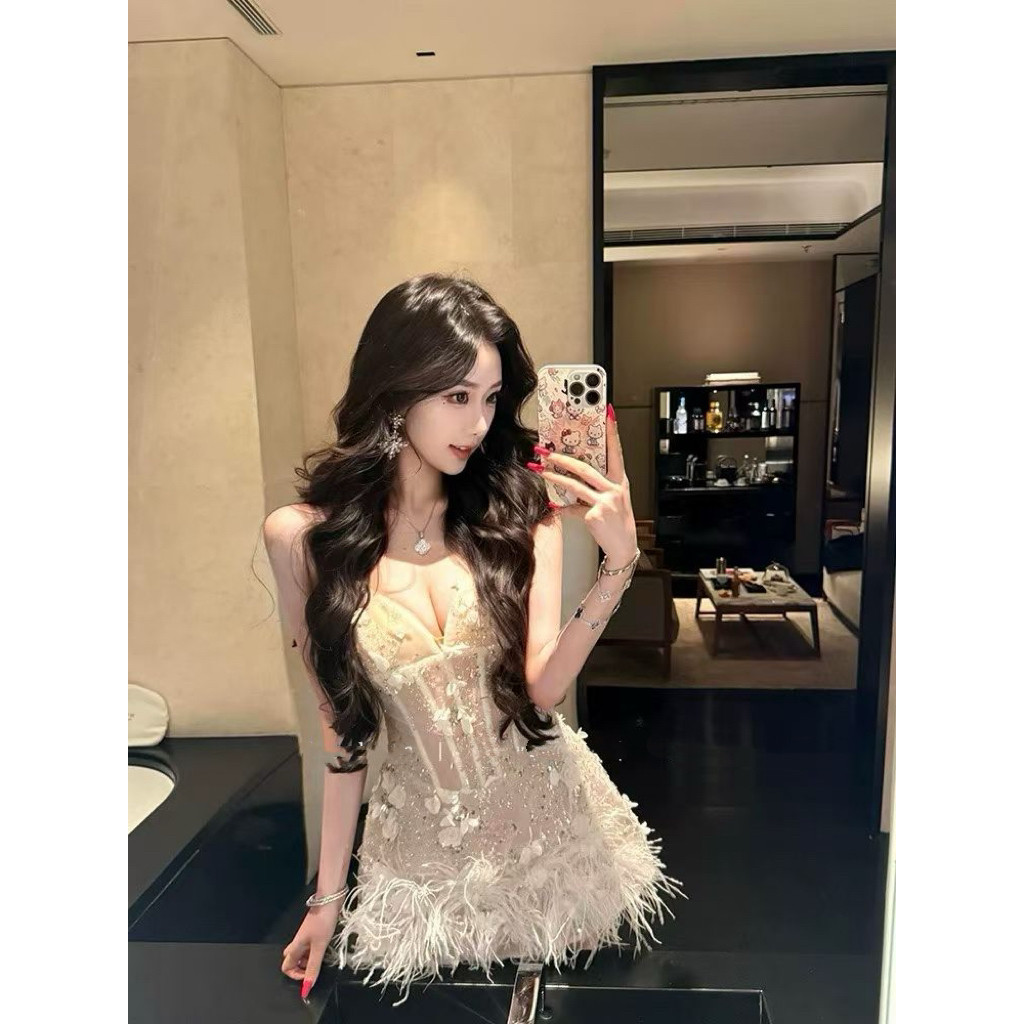 吊带连衣裙女高级名媛气质生日小礼服性感鱼骨收腰羽毛拼接包臀裙