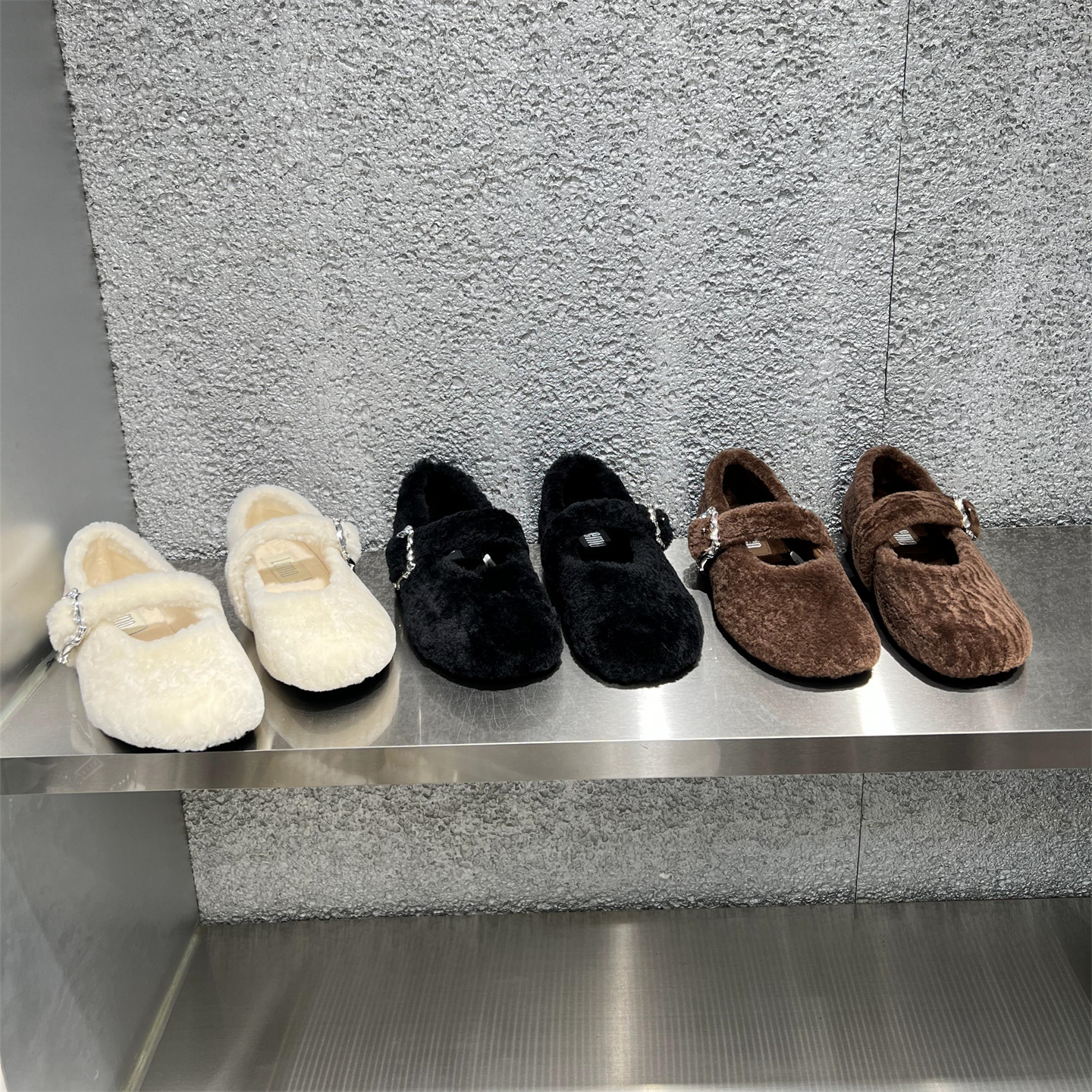 乐魔真皮羊羔毛加绒保暖毛毛鞋潮