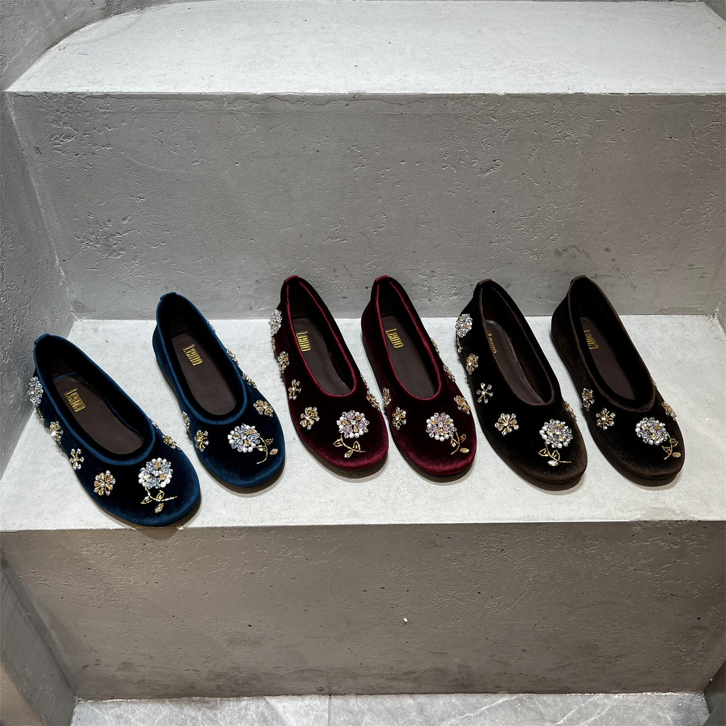 欧洲站女鞋2026春新款欧货真皮丝绒面水钻平底懒人单鞋套脚奶奶鞋,女鞋,浅口单鞋,淘宝优惠券,粉丝福利购,淘宝优惠卷