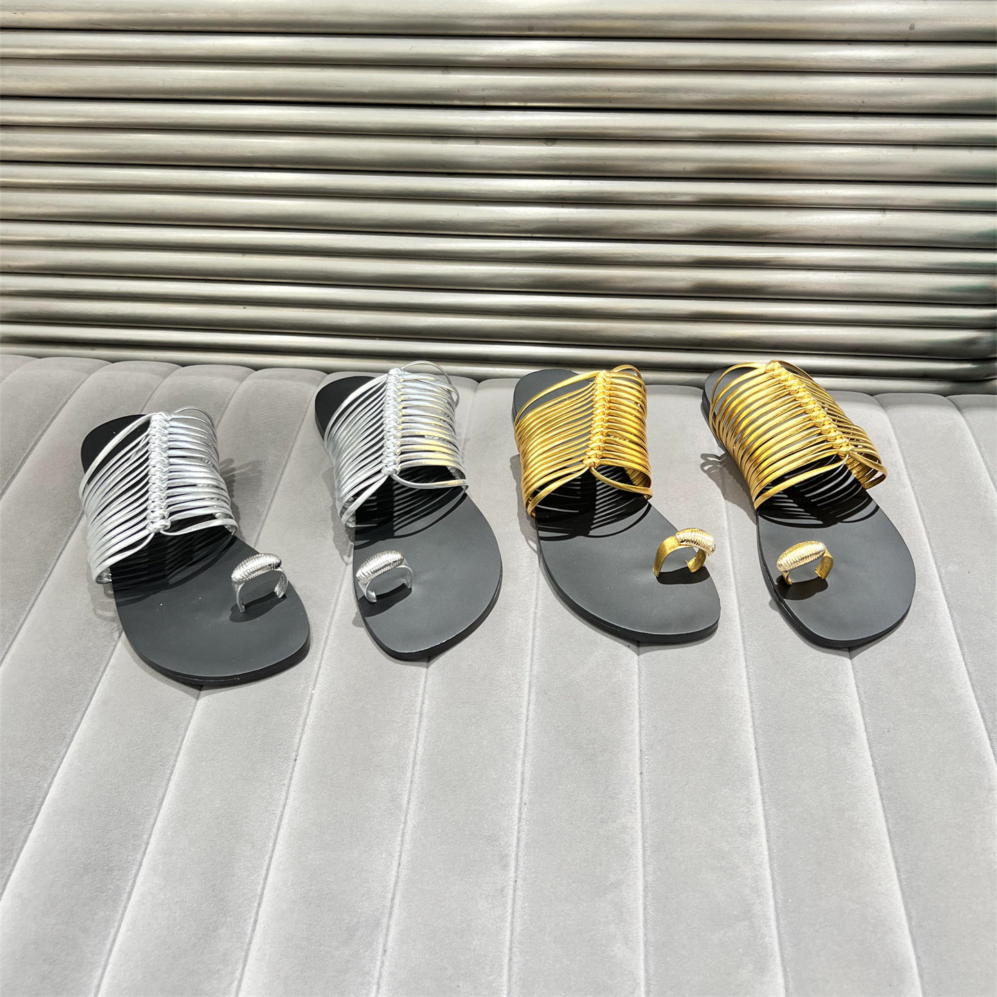 乐魔真皮夹趾拖鞋套趾平底凉拖鞋