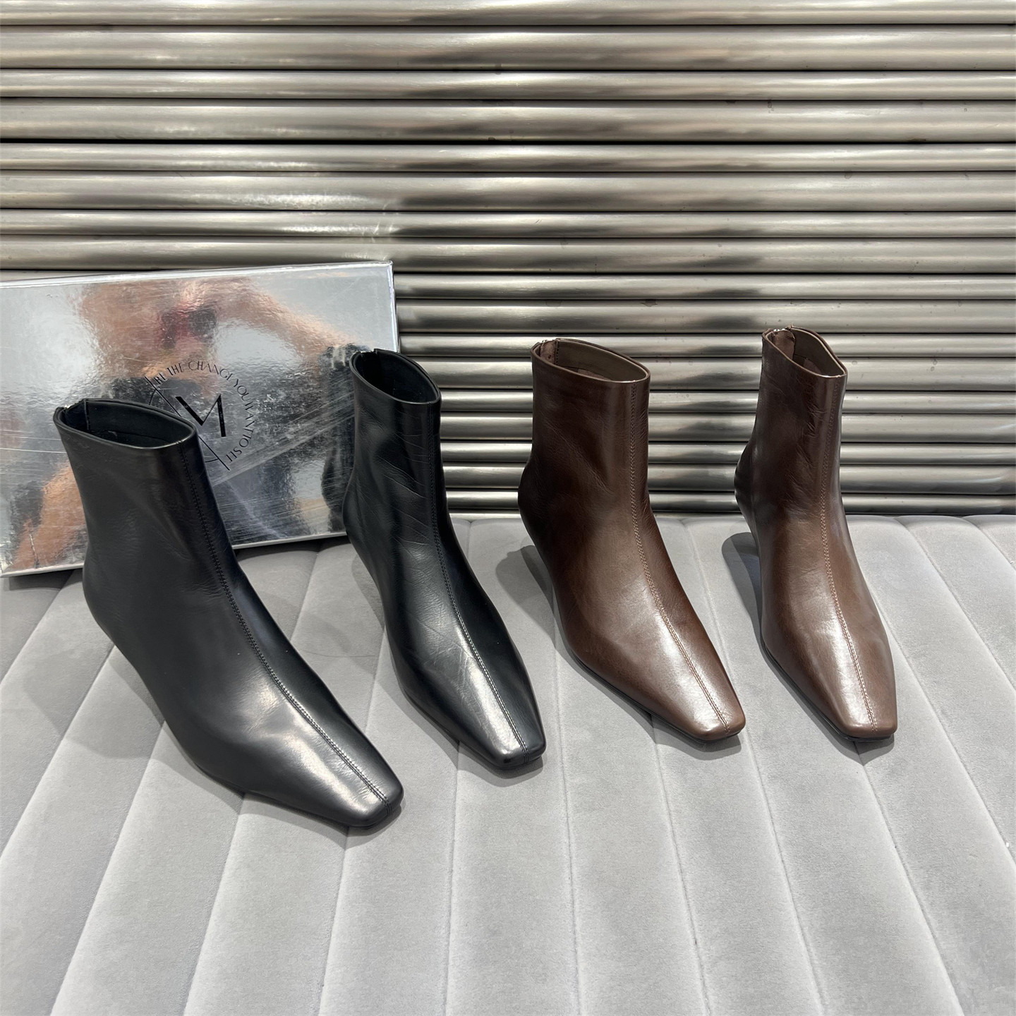 乐魔真皮方头拉链时尚短靴马丁靴