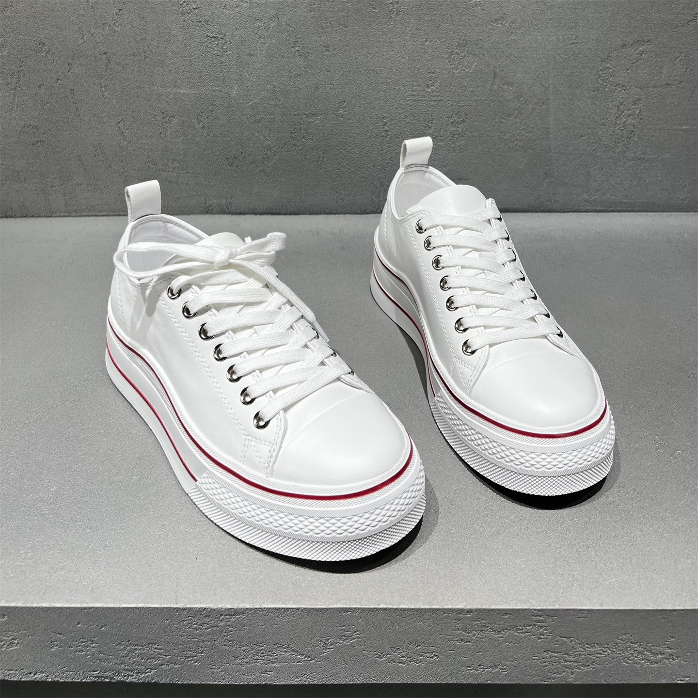 欧洲站女鞋2026春新款欧货真皮圆头系带厚底小白鞋松糕底休闲板鞋,女鞋,休闲板鞋,淘宝优惠券,粉丝福利购,淘宝优惠卷