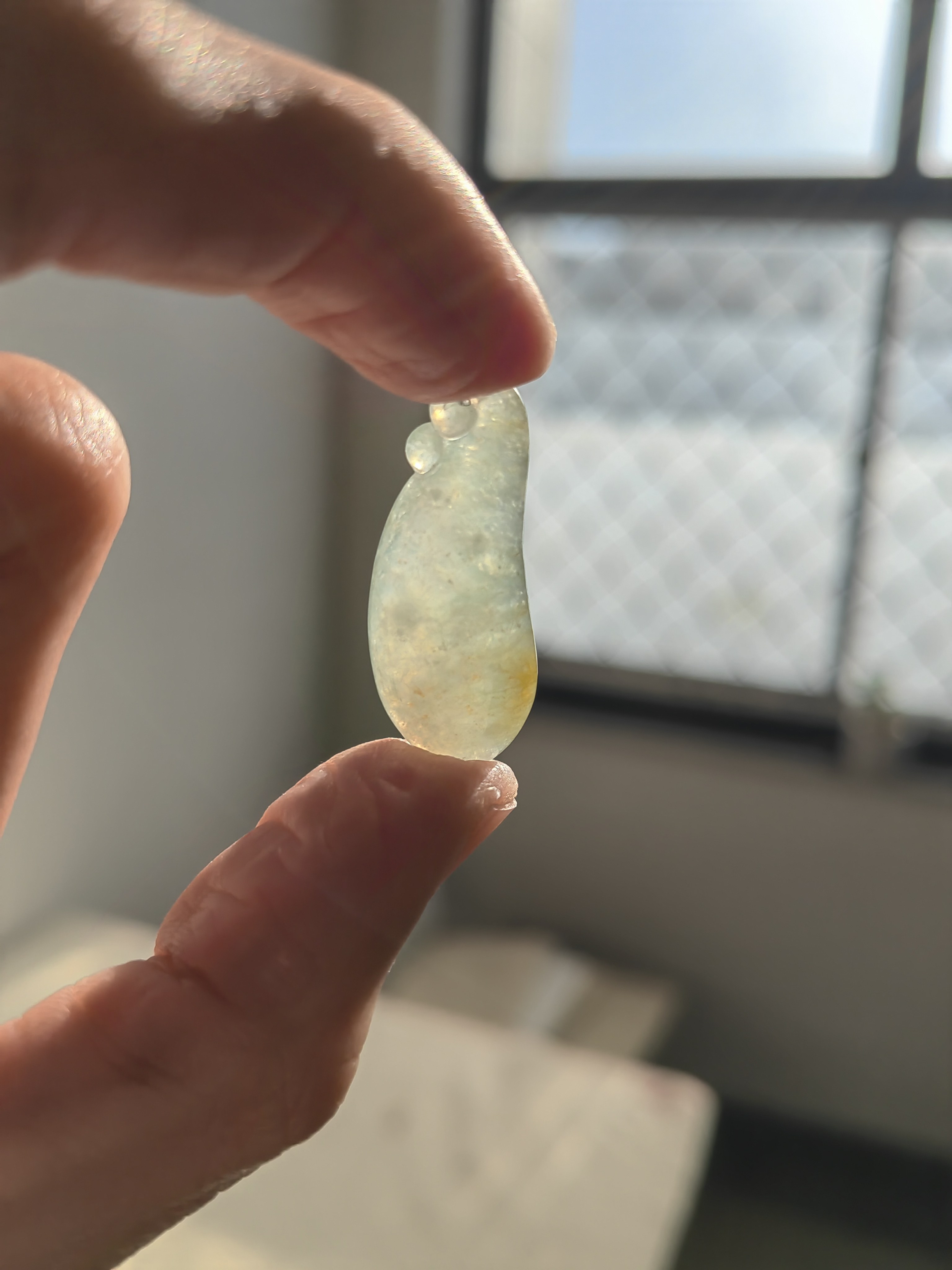 天然翡翠 福瓜吊坠冰种飘花如意