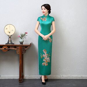 走秀旗袍2022新款高档进口弹力缎改良修身舞台旗袍时尚演出服加长