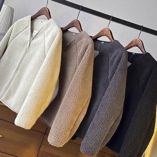 日单纯缘 简约百搭V领拉链羊羔毛摇粒绒厚实保暖短外套女秋冬新