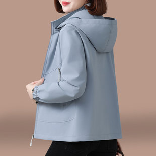 休闲外套女款春秋2026新款中年妈妈时尚宽松连帽夹克春季薄款上衣