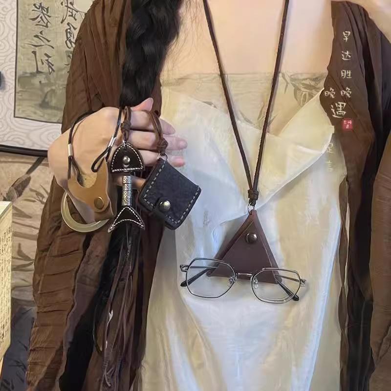 牛皮三角包眼镜夹项链女夏天波西米亚墨镜收纳挂脖挂绳毛衣链配饰