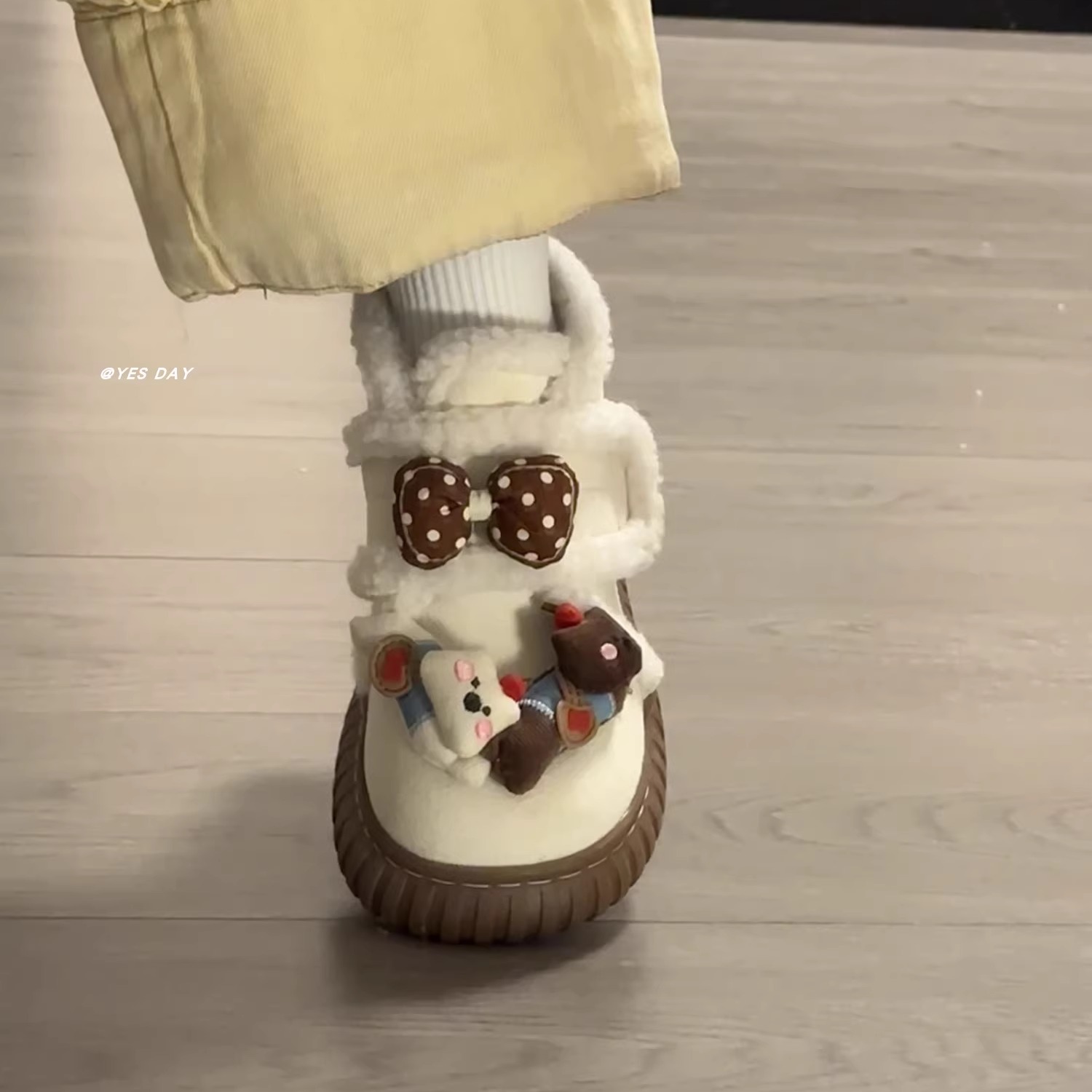 日系甜美卡通毛绒防滑保暖雪地靴女2025冬季新款舒适百搭短筒棉鞋