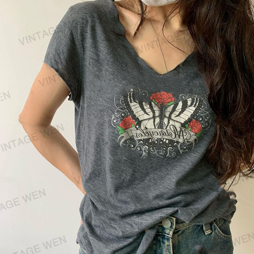 V领蝴蝶做旧短袖T恤女