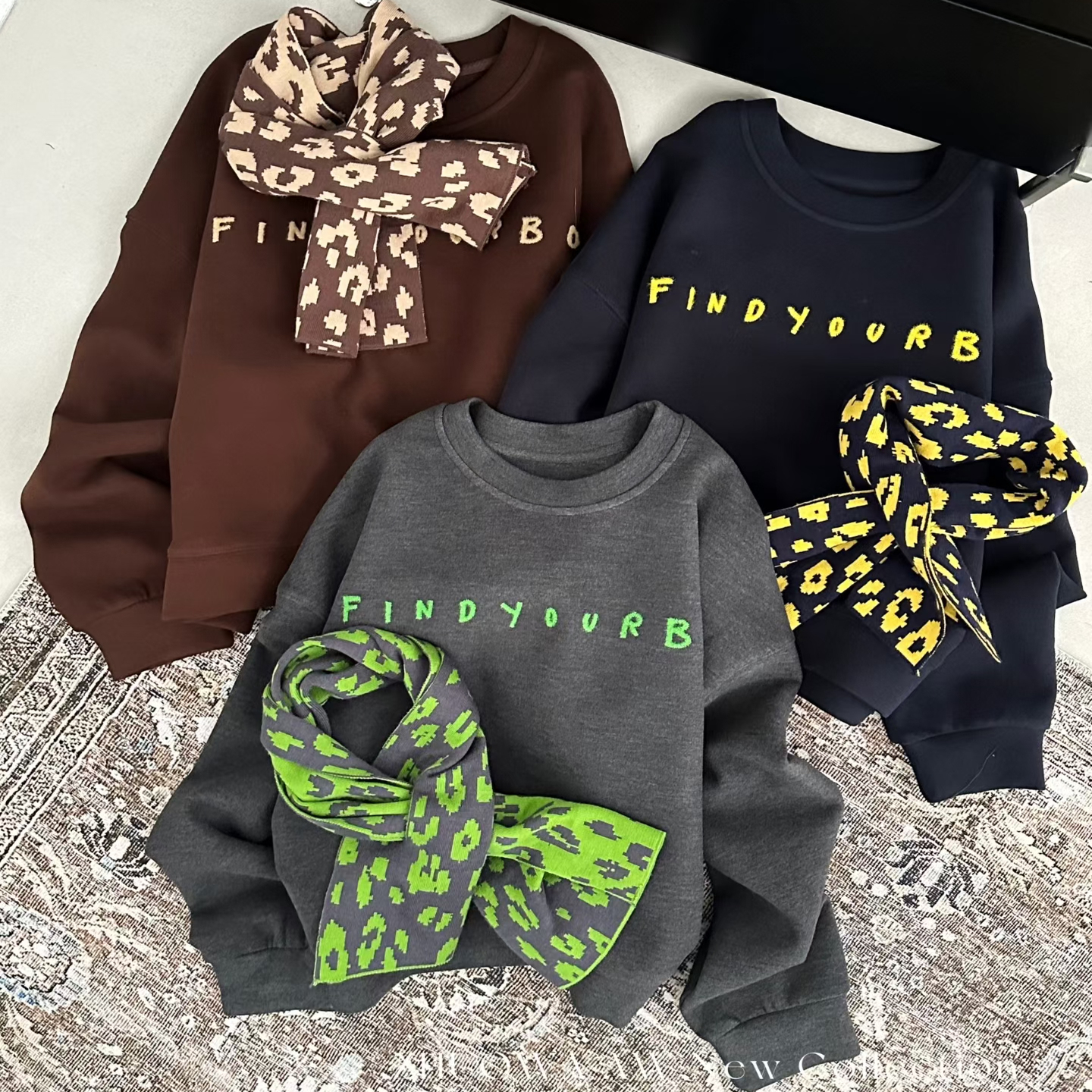 2025秋冬新款简约字母宽松卫衣