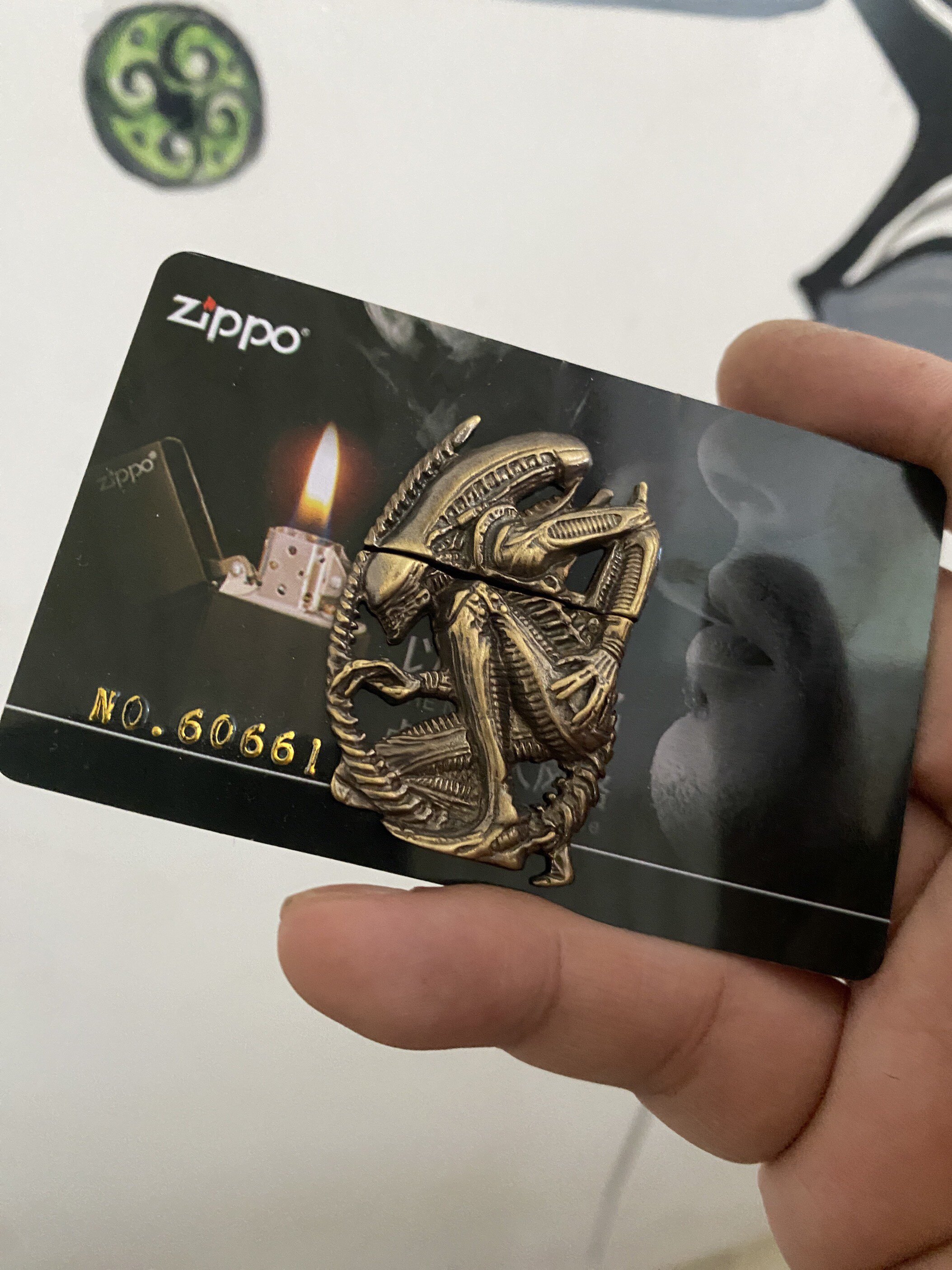 纯铜火机贴章，异形成虫。