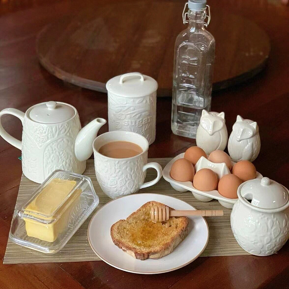法国外贸米色浮雕陶瓷碗家用法式餐具盘子西餐餐盘异形小食盘