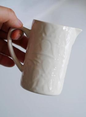 外贸高颜值浓缩咖啡萃取奶壶陶瓷带嘴刻度糖浆引流量杯倒汁奶罐