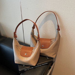 2025新款潮时尚尼龙布包女士单肩斜挎包百搭休闲轻便大容量手提包