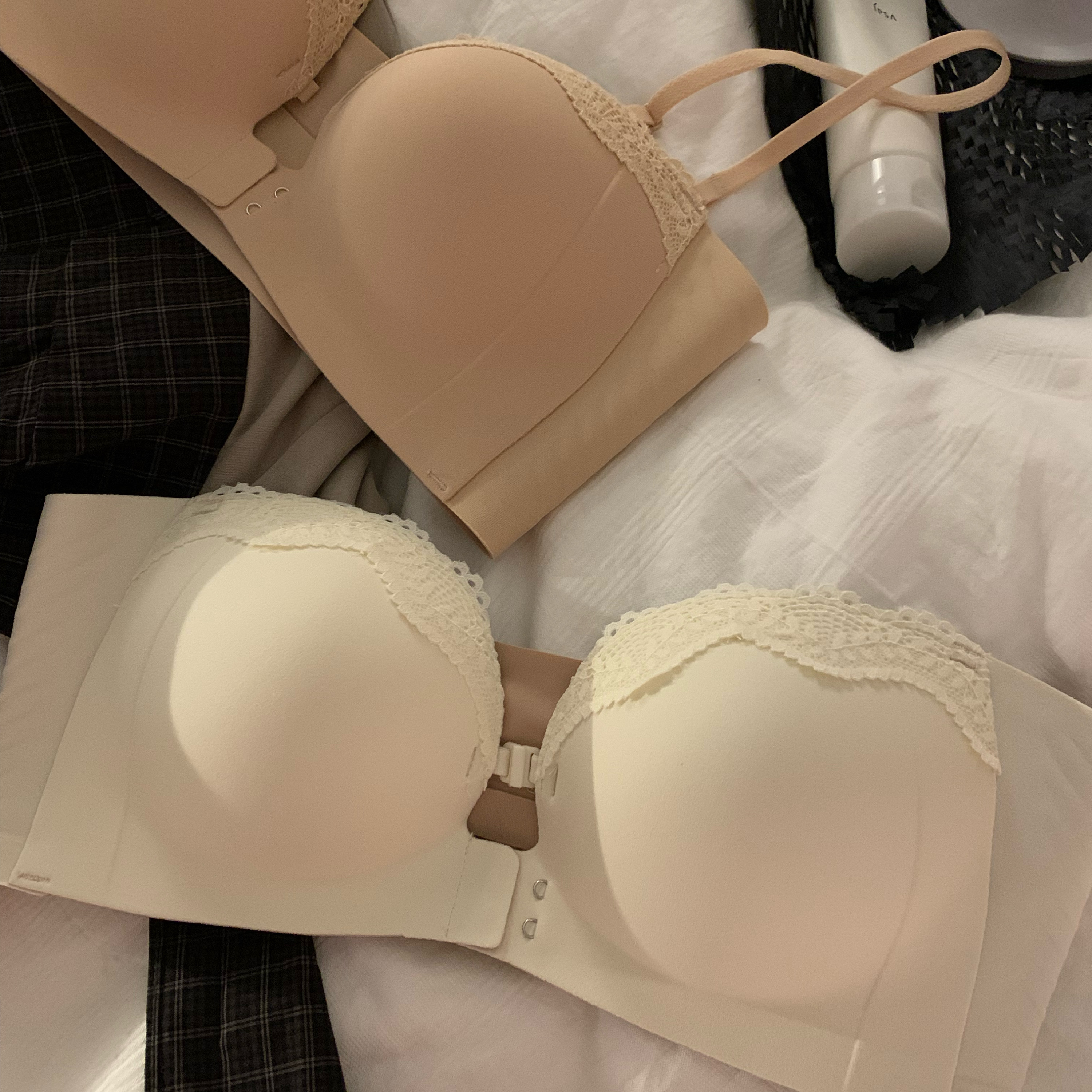 前扣无肩带内衣女小胸聚拢显大性感防滑隐形抹胸无痕粉底液文胸罩