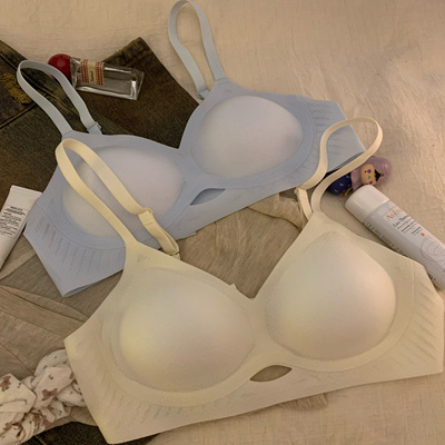 漫画胸外扩内衣女小胸聚拢显大平胸专用无钢圈蜜桃胸无痕文胸罩女