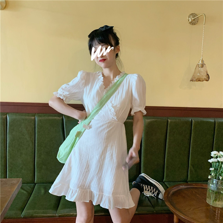 Real photo gentle strike / Lantern Sleeve V-neck white dress women's high waist short sleeve lace neck skirt