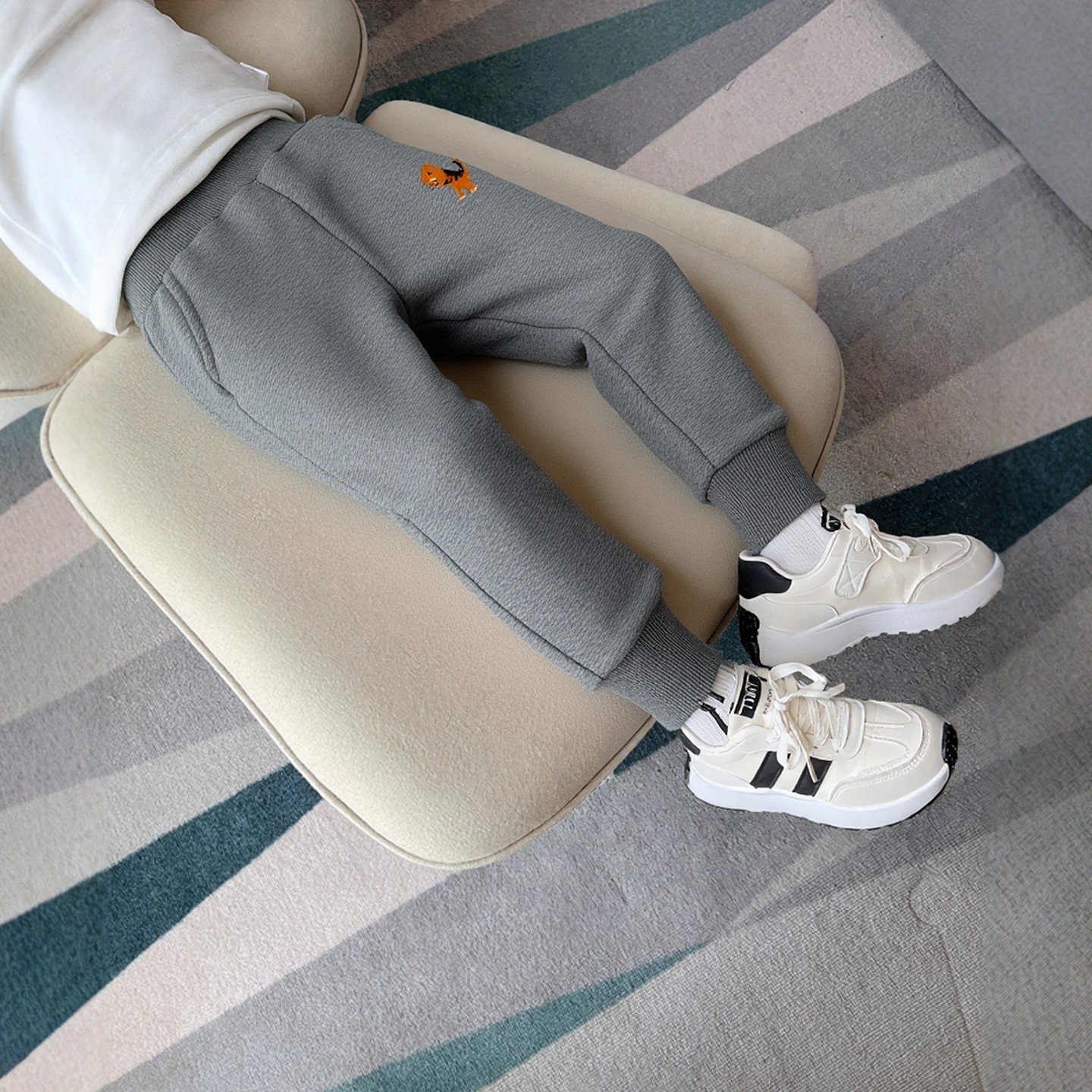 品牌外贸童装韩版2025秋冬季新款运动裤加绒男童裤子卡通恐龙长裤