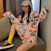 Summer Women 2019 Làn sóng mới Phong cách Harajuku Graffiti White Loose Tops Ins Siêu lửa Kem chống nắng Áo thun dài tay nữ - Áo phông