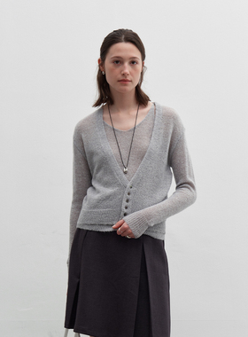 NOON小吊带+大v领毛衣两件套女2025秋季新款羊驼毛时尚套装XT5387