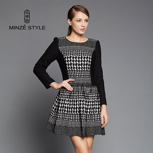 【清仓】名师路冬季黑粉千鸟格子拼接圆领甜美冬款大摆型连衣裙