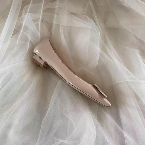 rv方扣单鞋裸色高跟鞋女平底平跟芭蕾舞婚鞋金属扣方扣2025 ABCXX