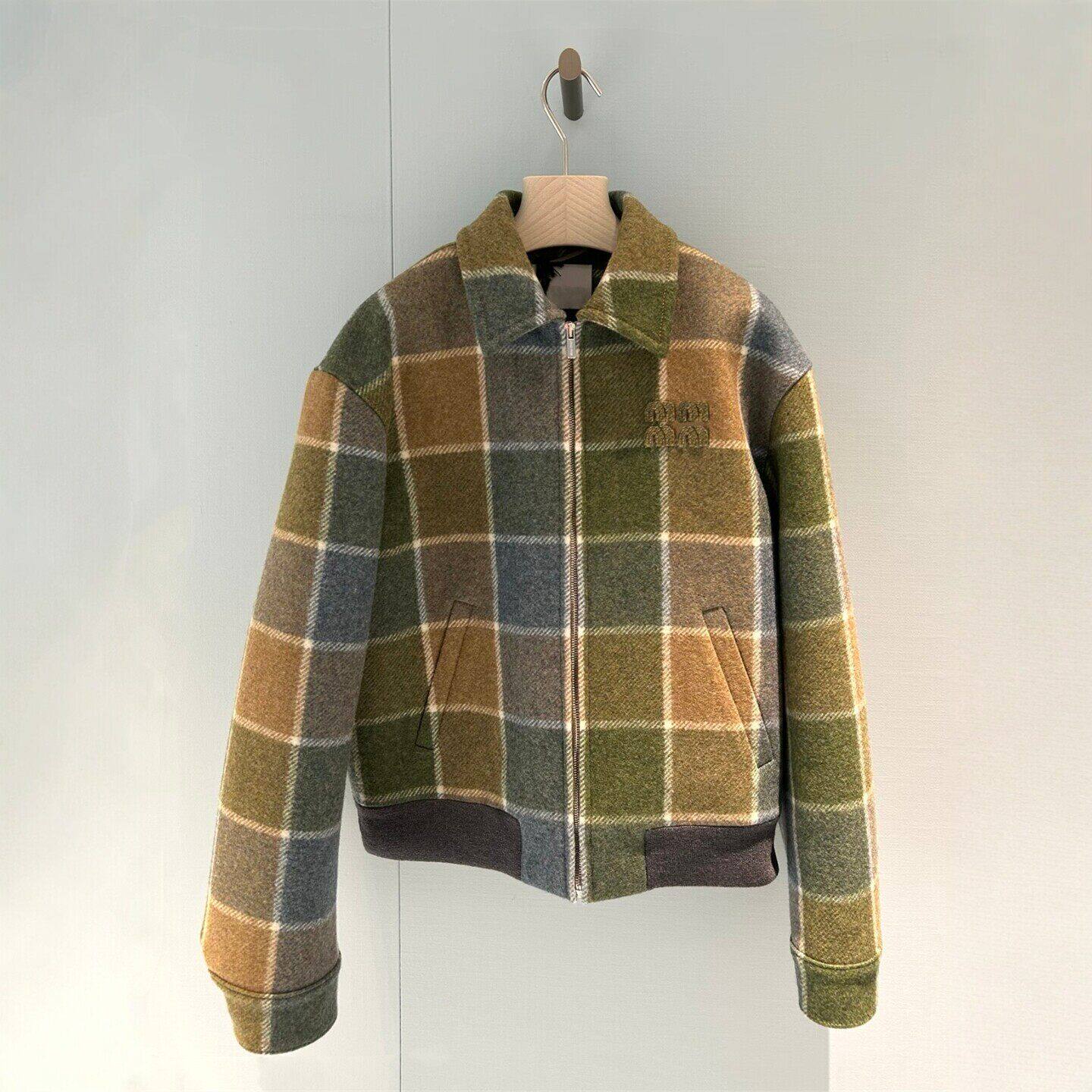 格纹翻领毛呢短夹克棉服