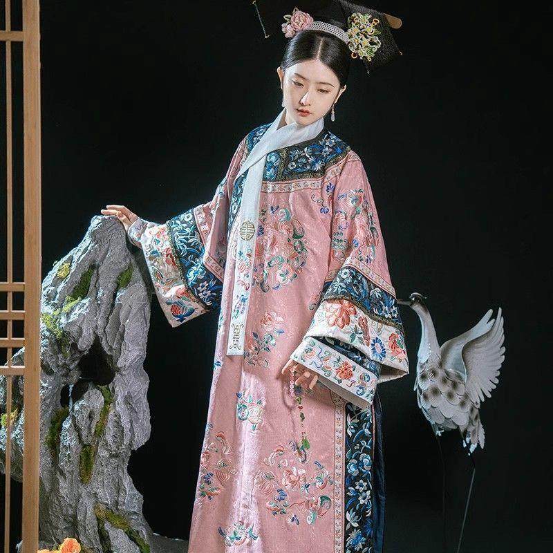 甄嬛传同款衣服年轻贵妃清代女装清朝氅衣旗装旗女印花中国风汉服