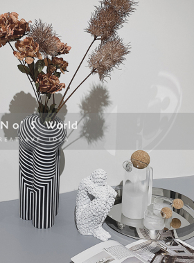 现代ins摆件组合黑白售楼处会所