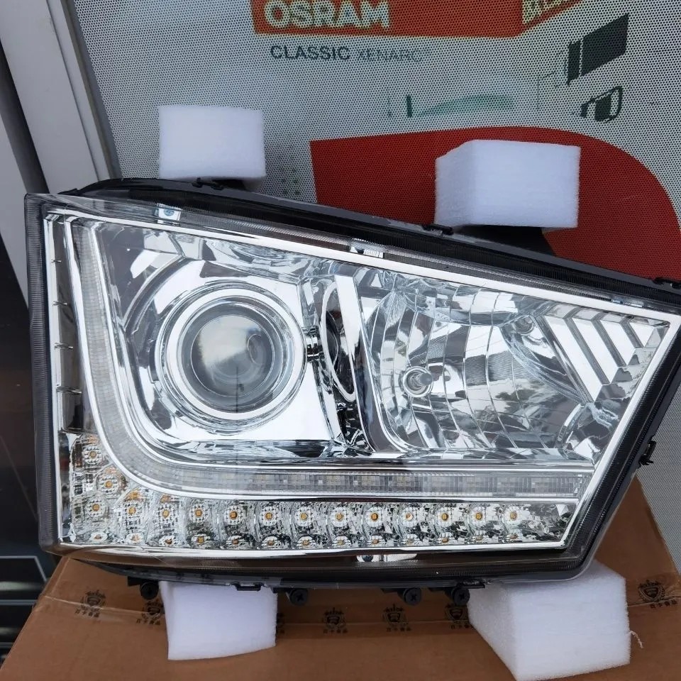 适配解放J7大灯解放重卡J7大灯总成带日行灯新款J7大灯