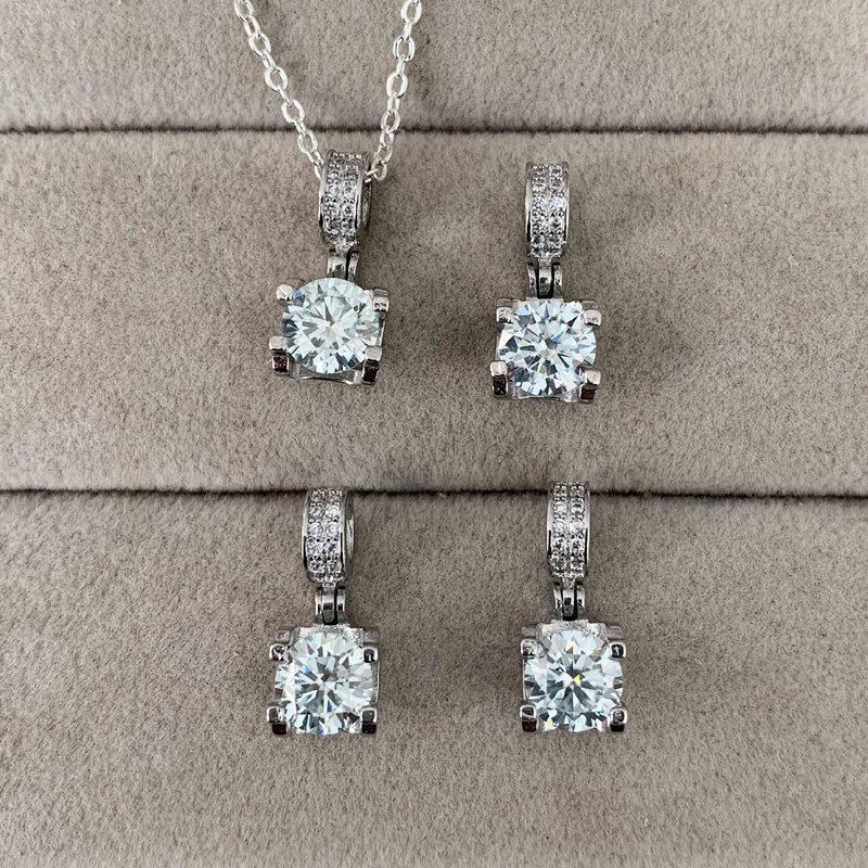 伟德国际一克拉钻石项链多少钱？