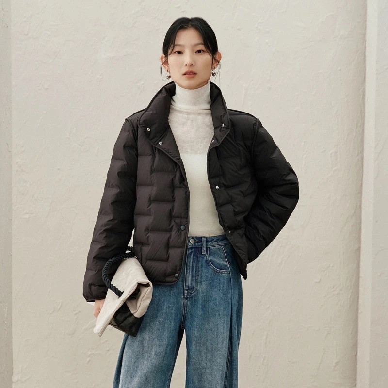 女士休闲保暖短款羽绒服女装2025年冬季新款简约白色立领外套上衣