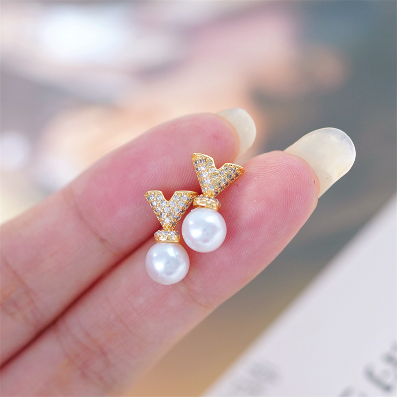 威尔娜斯银耳针v字型满锆石耳钉