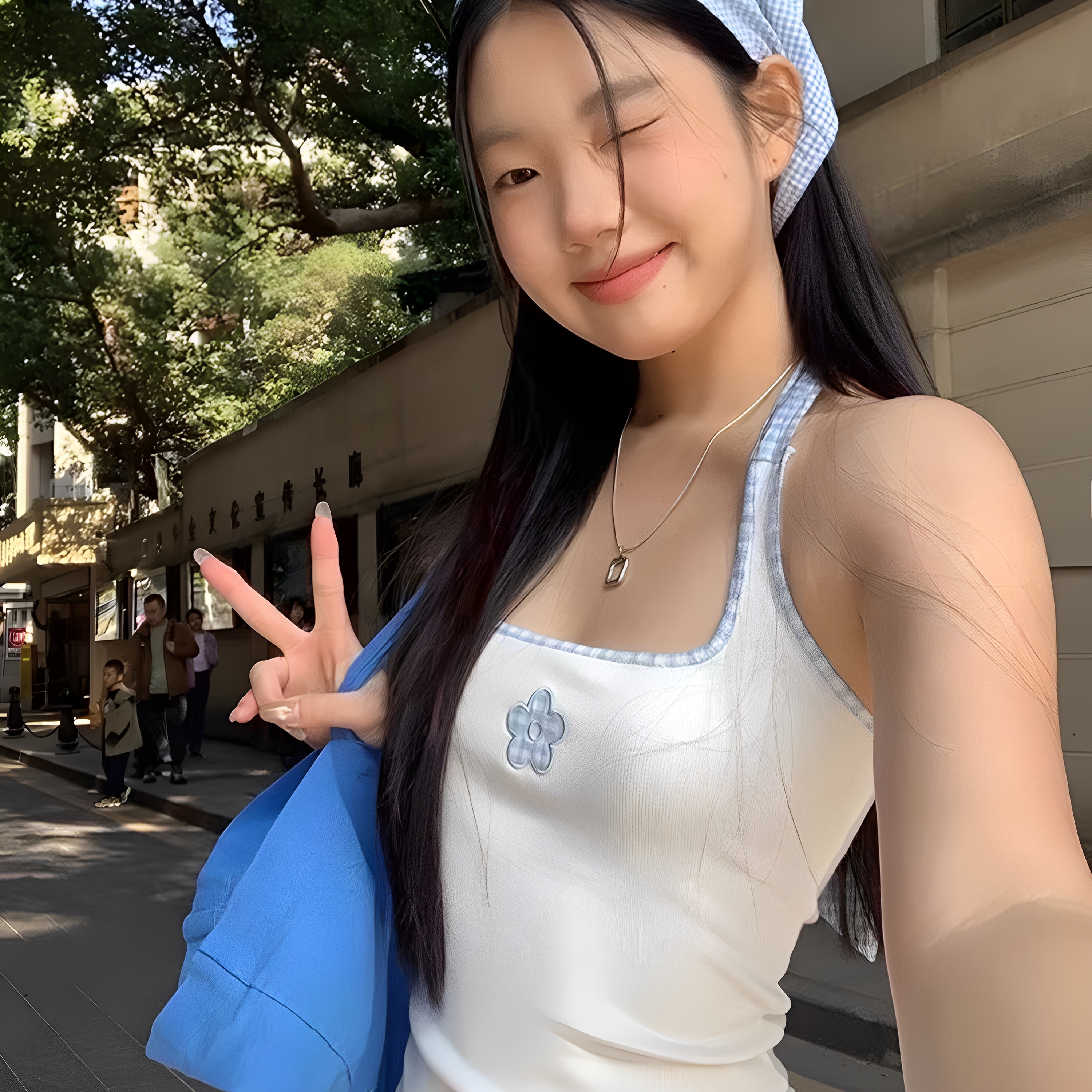 纯欲风性感辣妹花朵挂脖绑带背心女夏季内搭外穿带胸垫设计感上衣