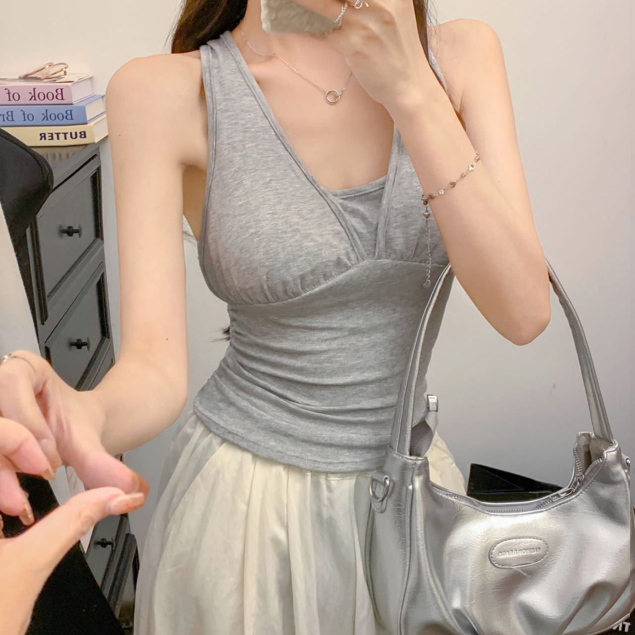 纯欲风性感辣妹挂脖吊带背心上衣