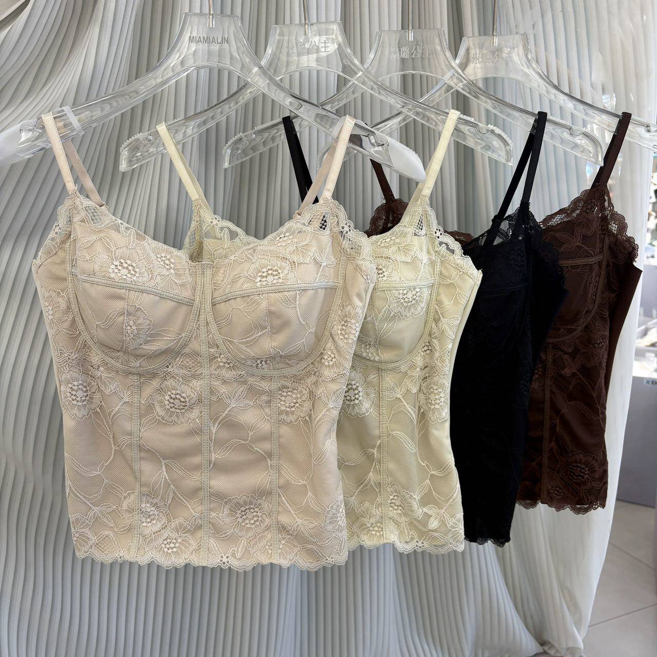 纯欲风蕾丝磨毛吊带背心女秋冬季内搭马甲线美背带胸垫保暖上衣潮