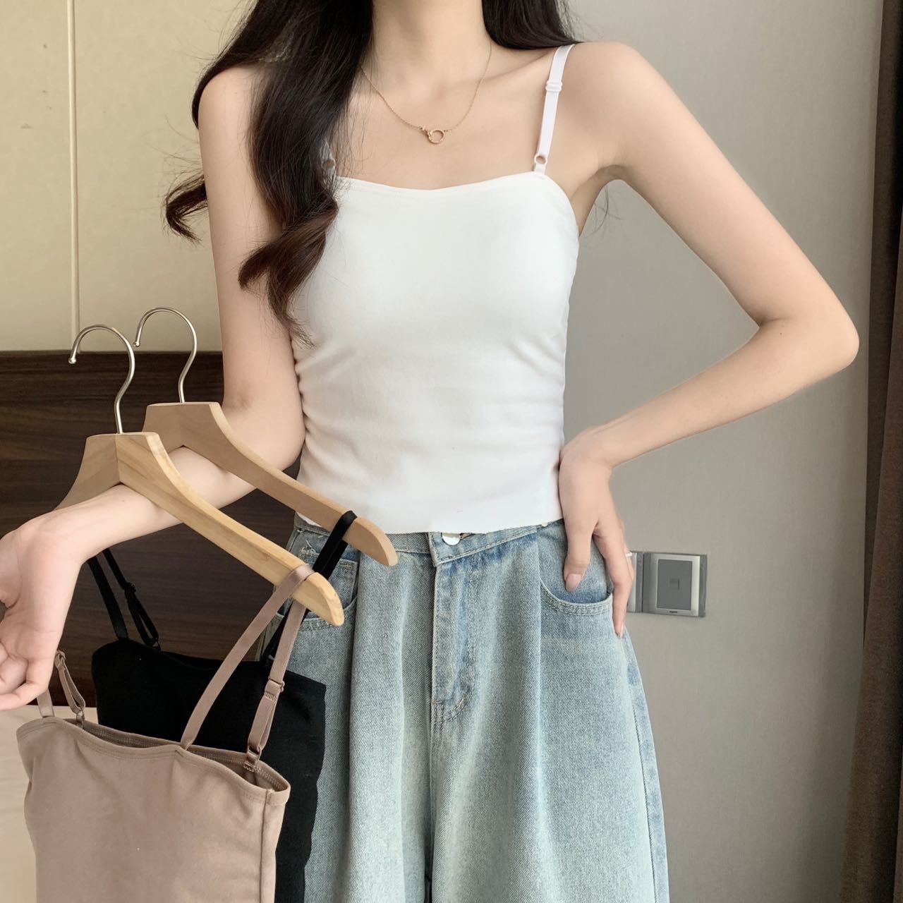 白色带胸垫德绒吊带保暖背心上衣