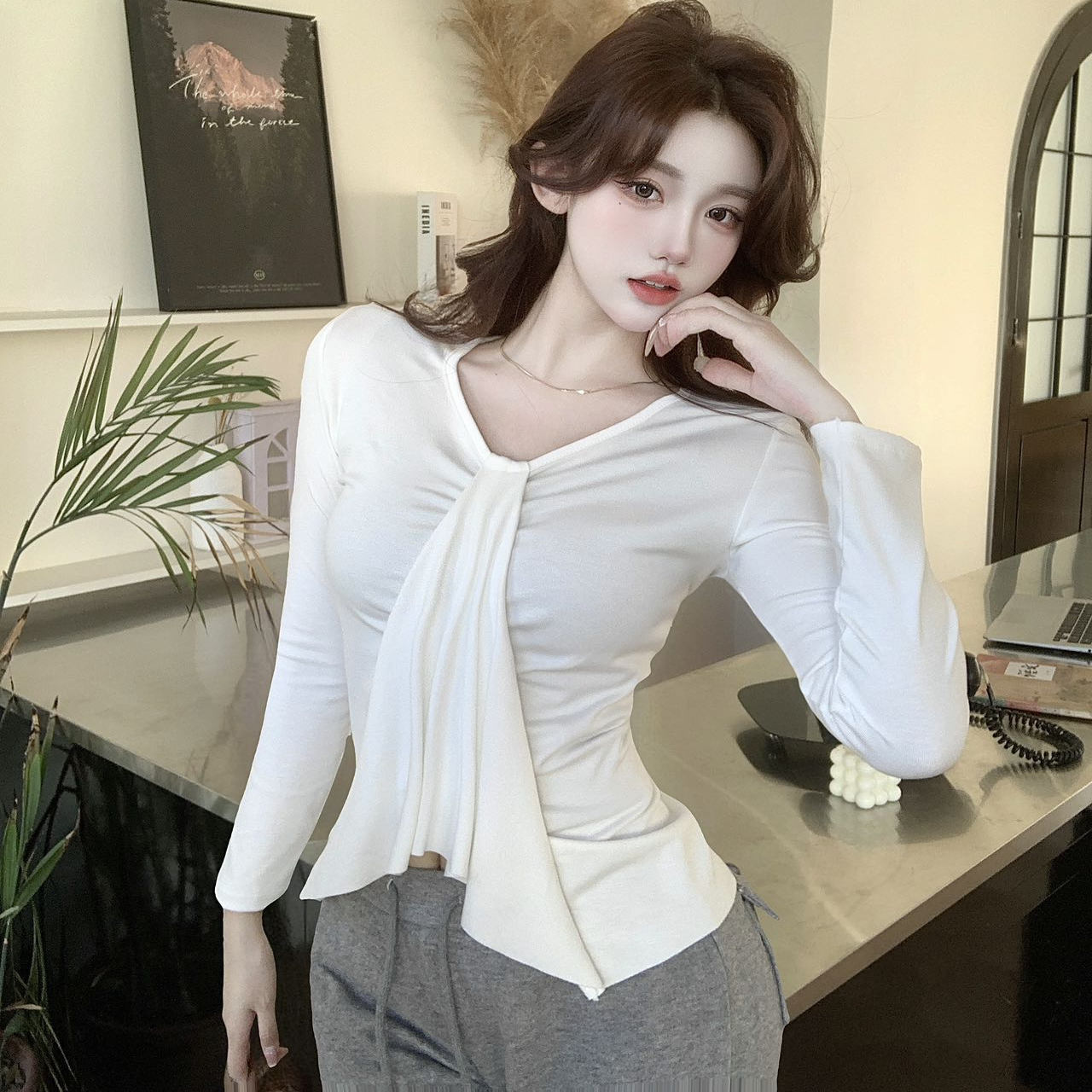 简约设计感V领褶皱长袖T恤上衣潮