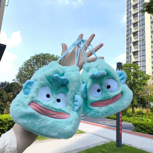 卡通毛绒收纳袋丑鱼少女心可爱大容量文具袋公仔束口袋笔袋化妆包