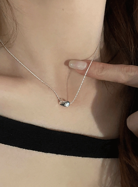 韩式韩版轻奢小众设计不规则扭结滚轮项链女2022年新款时尚锁骨链