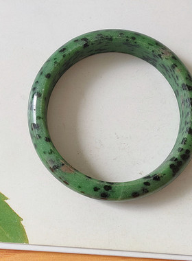 天然孤品60mm花纹古朴风红绿宝