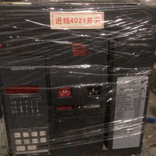 常熟CW2-1600固定式断路器。