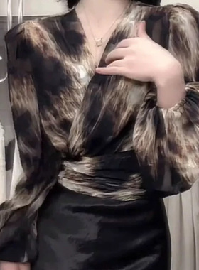 外贸折扣女装清仓特价气质时尚V领不规则绑带晕染泡泡袖雪纺上衣