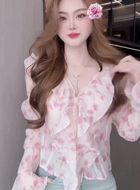 清仓捡漏特价剪镖折扣荷叶边v领减龄甜美修身显瘦喇叭袖短款上衣