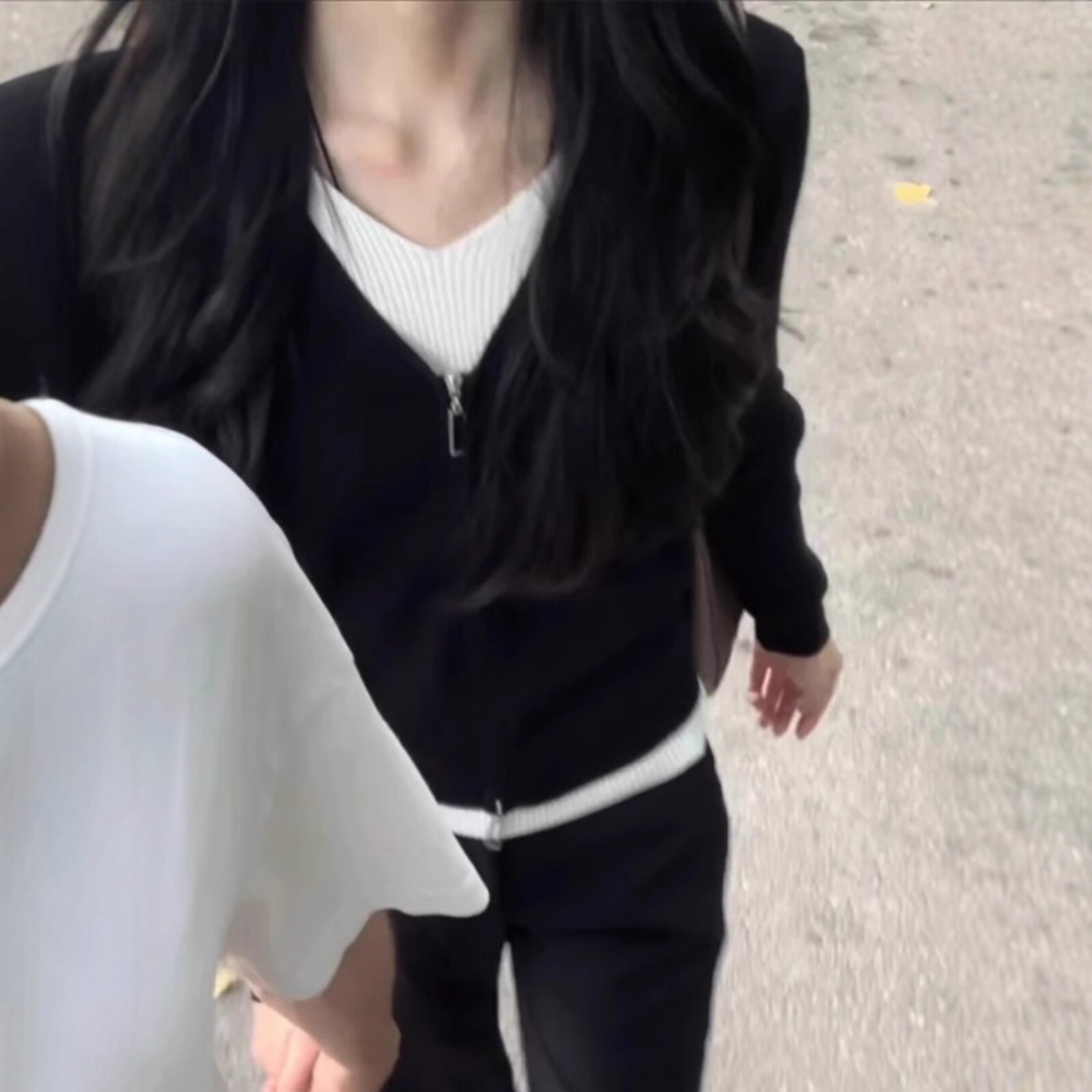 日系黑色v领假两件针织开衫女士