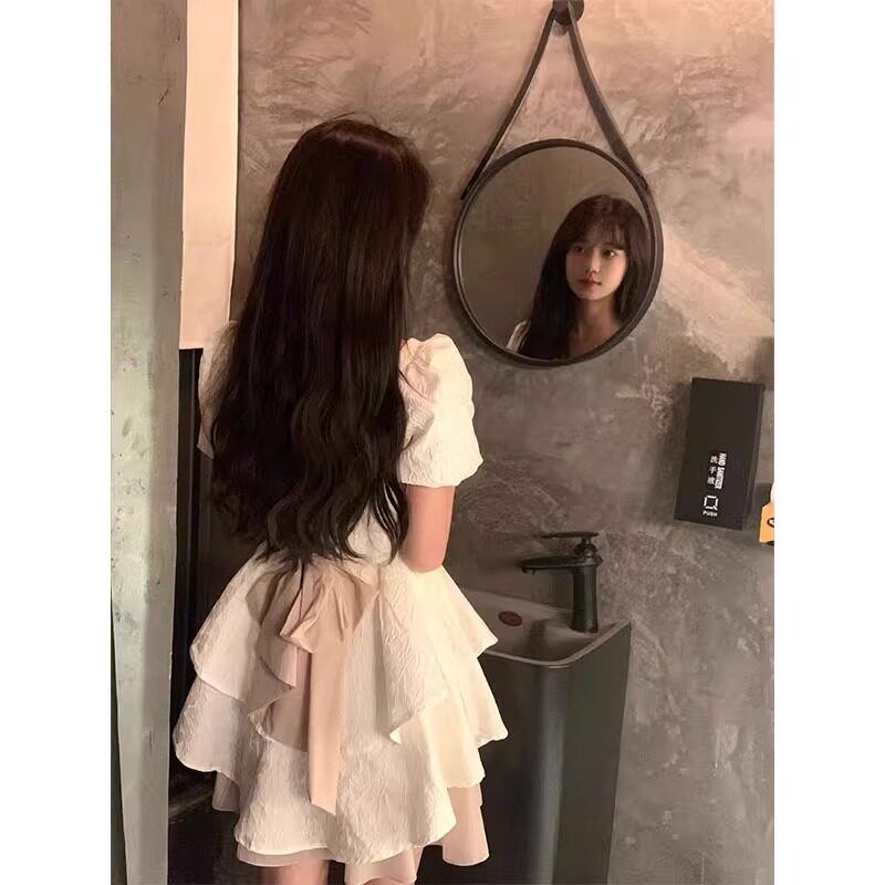 森系在逃公主蓬蓬短裙女