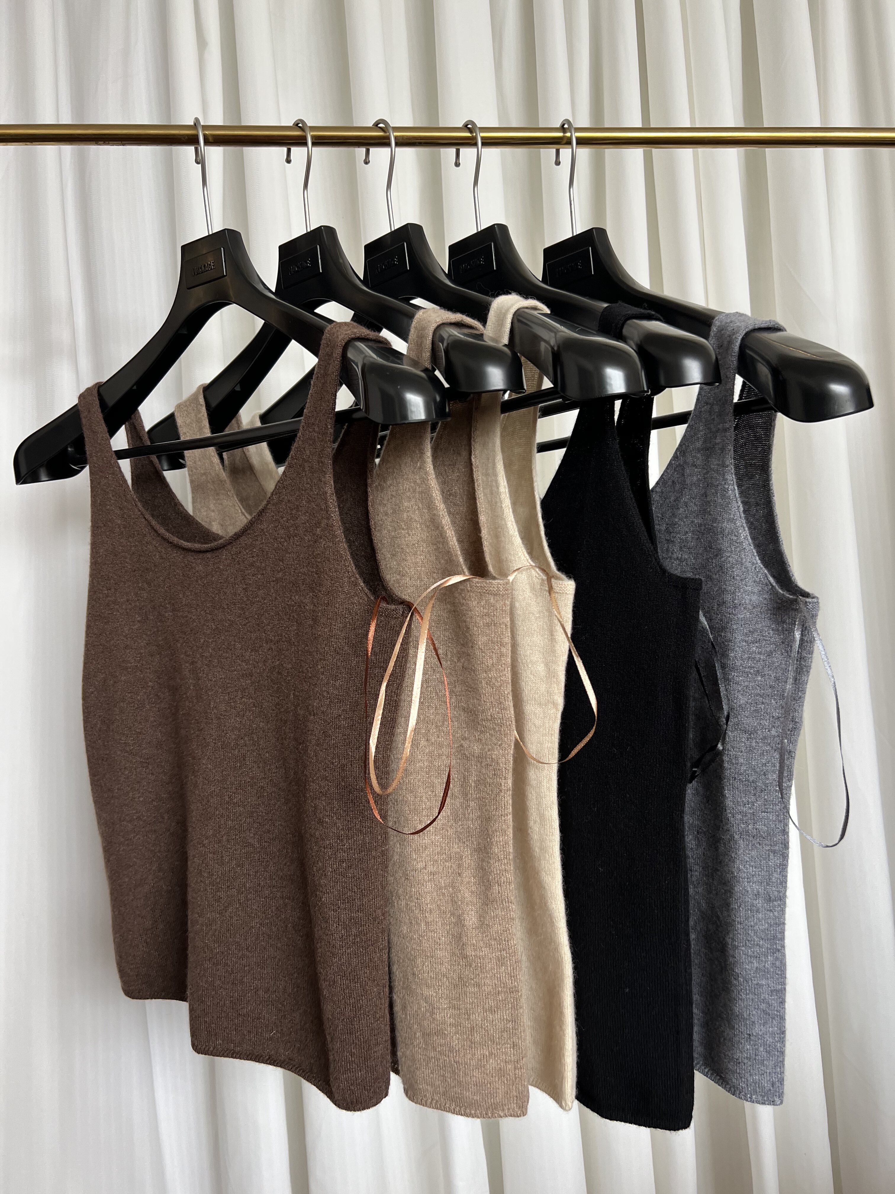 特惠 阿拉善盟小山羊绒U型吊带背心女外贸羊绒打底衫