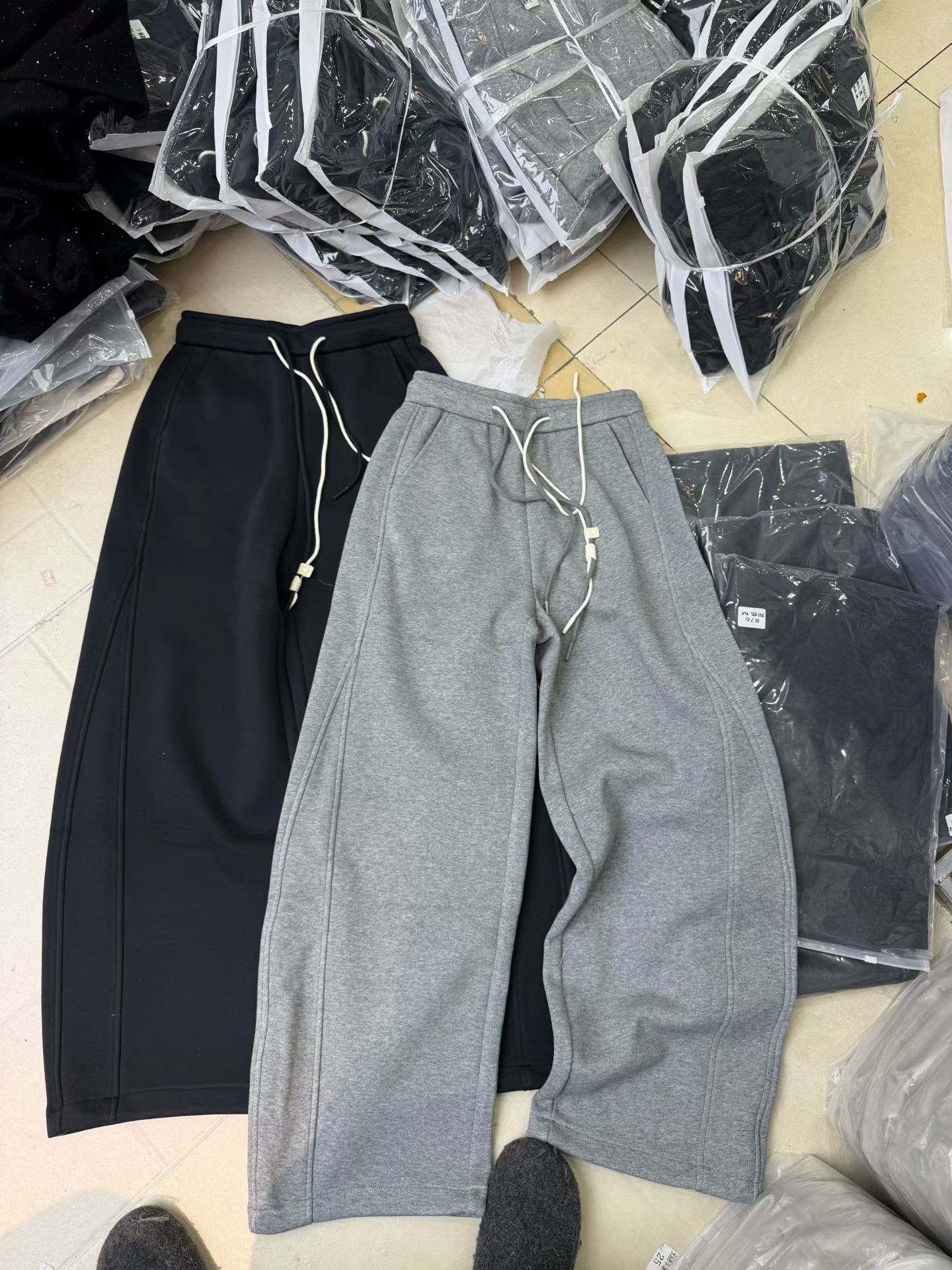 欧洲站2025新款女装欧货时尚松紧腰加绒加厚休闲直筒阔腿卫裤女