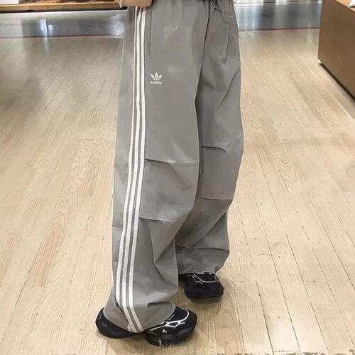 Adidas/阿迪达斯长裤女子秋季宽松新款户外运动弯刀伞兵裤KB9186