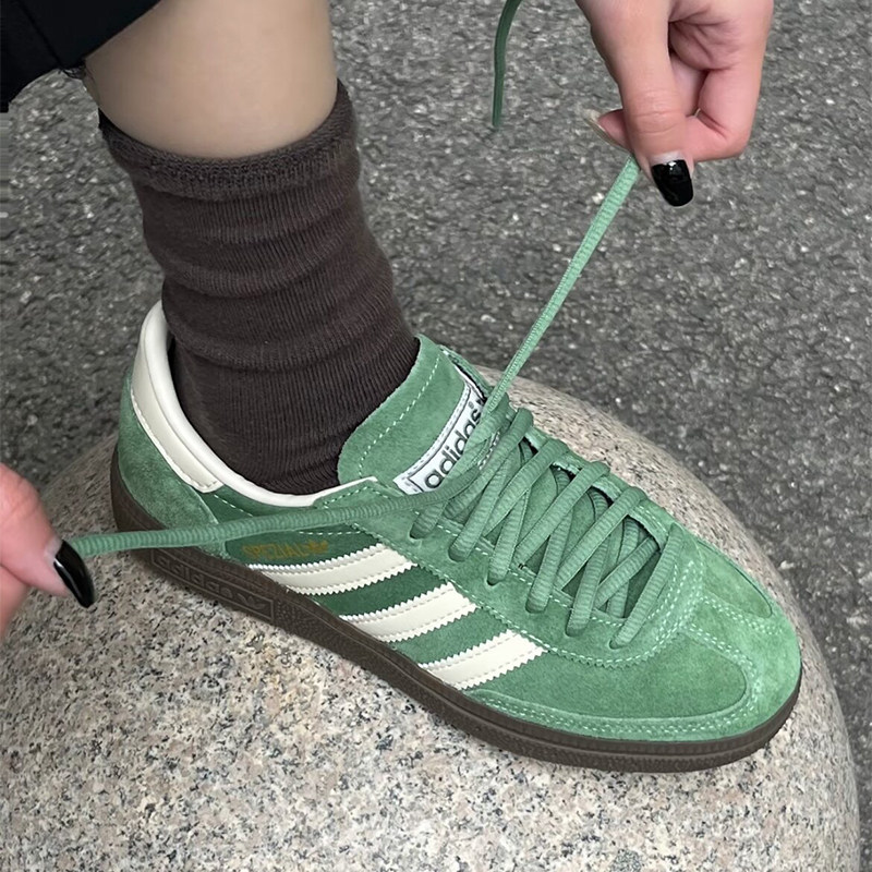 阿迪达斯三叶草复古绿色德训板鞋